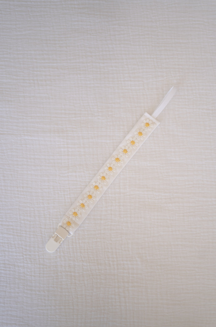 Dasies Pacifier Holder
