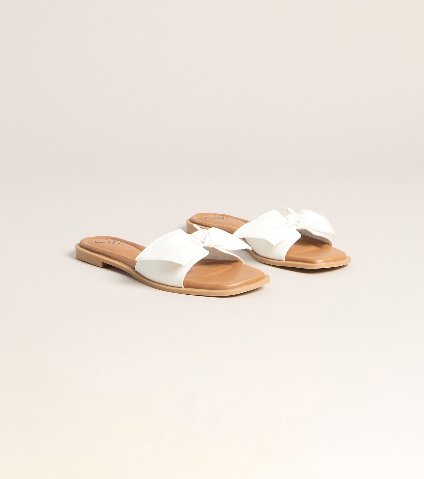 Sun Plans Bow Flat Sandals