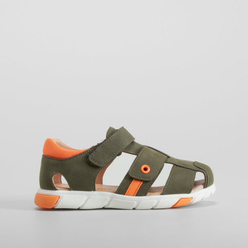 Sandalia cerrada casual verde SEVEN FIVE
