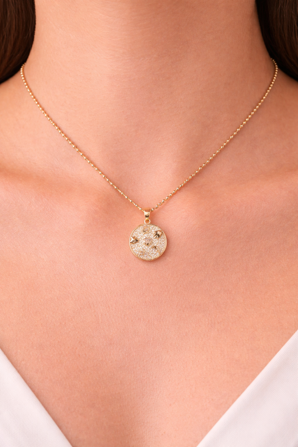Anouk Round Pendant On 18" Chain