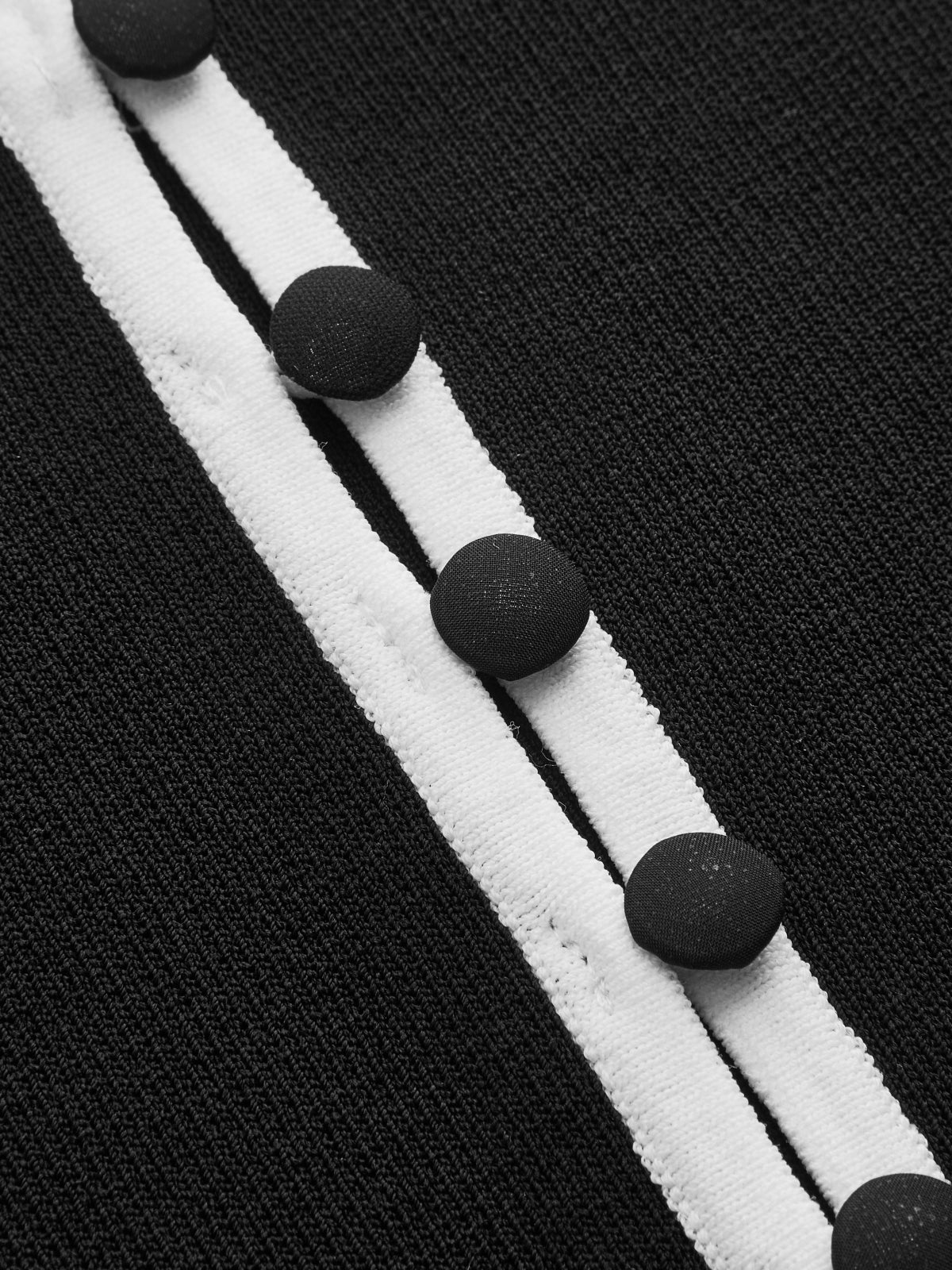 Contrast Trim Collared Short Sleeve Knit Top