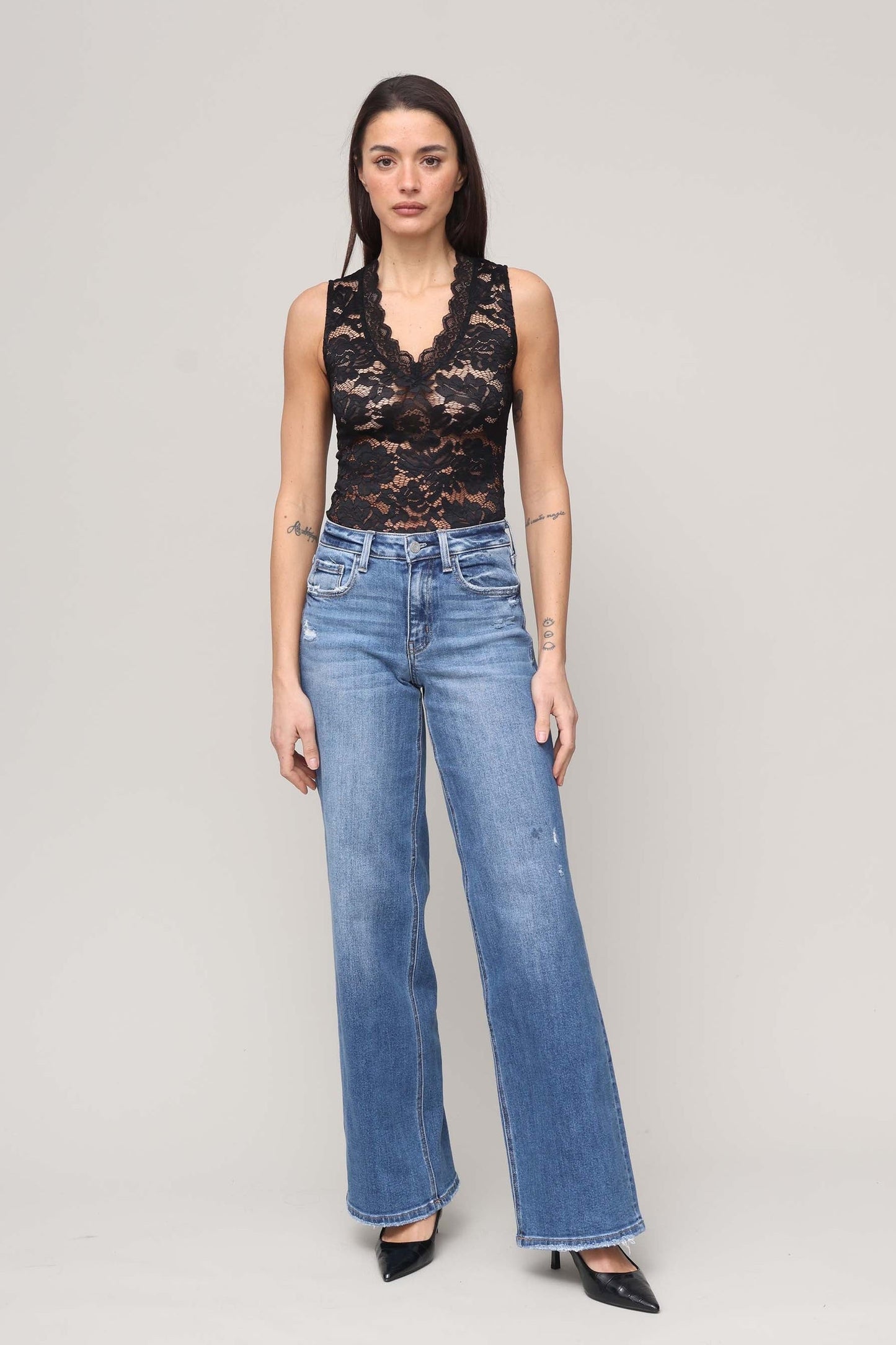 Candace V-Neck Lace tank