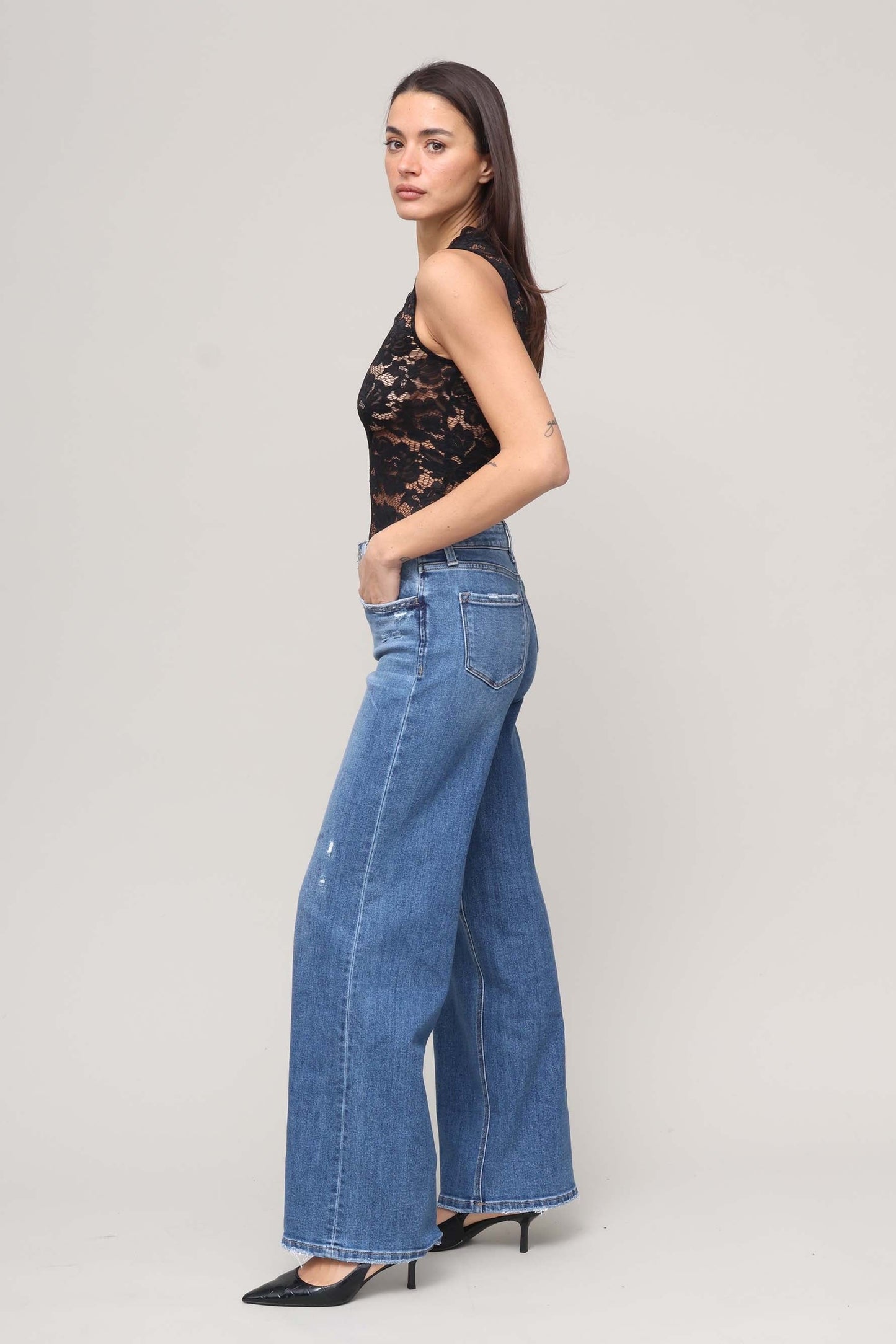 Candace V-Neck Lace tank