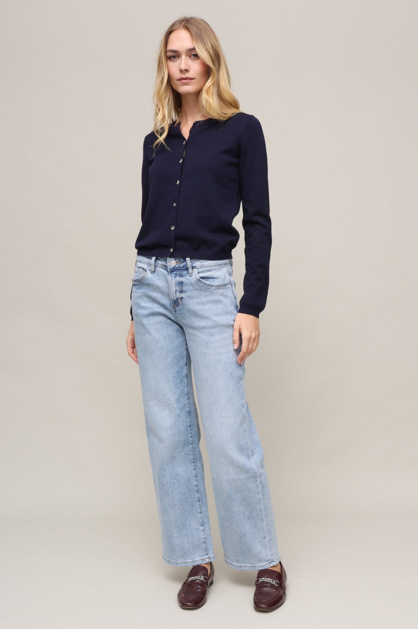 Mid Rise Loose Fit Straight
