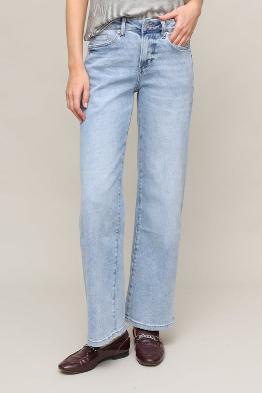 Mid Rise Loose Fit Straight