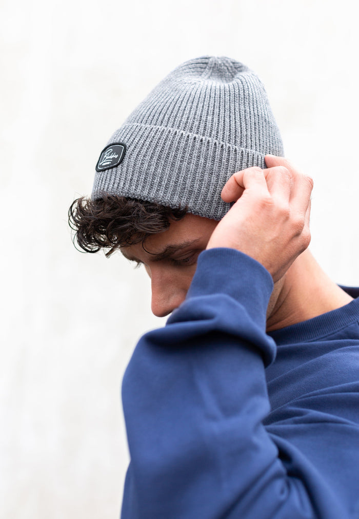 Blackskies-Race-Beanie-Grey-Model-2